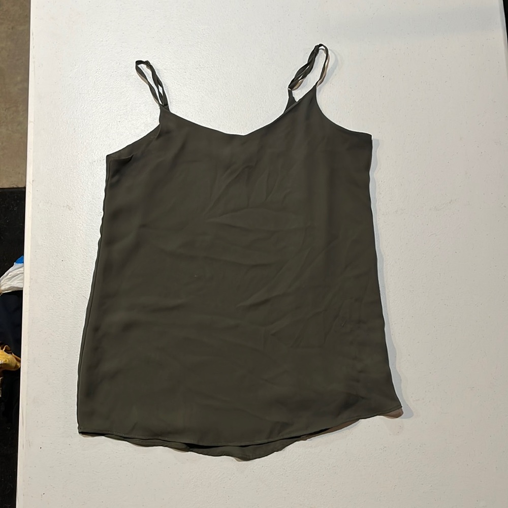 Pink Republic navy green flowy tank top